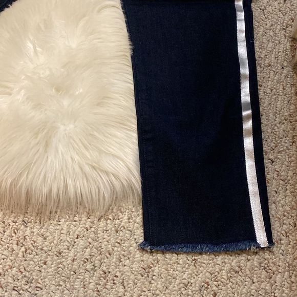 Current/Elliott Jeans| Current Elliott The
Fling Side Stripe - Picture 4 of 8